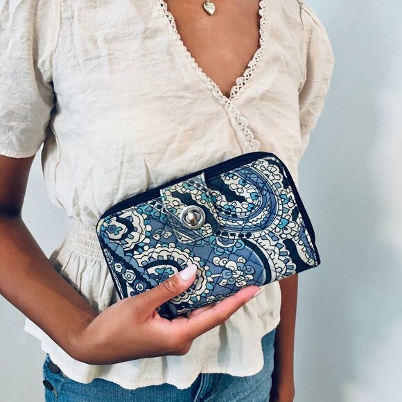 VERA BRADLEY Dark Light Blue Beige Paisley Turn Lock Zippered Clutch Wallet - Picture 1 of 9